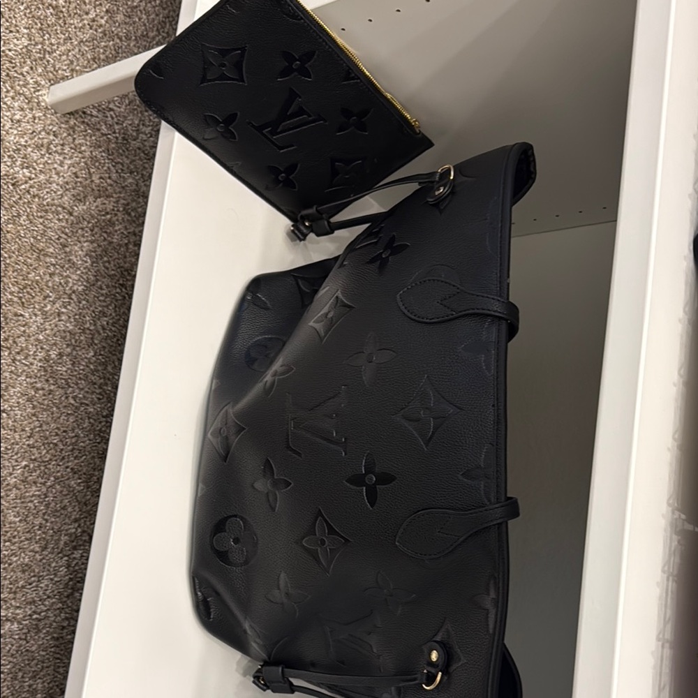 Black Designer Louis Vuitton neverfull Tote and Pouch Set